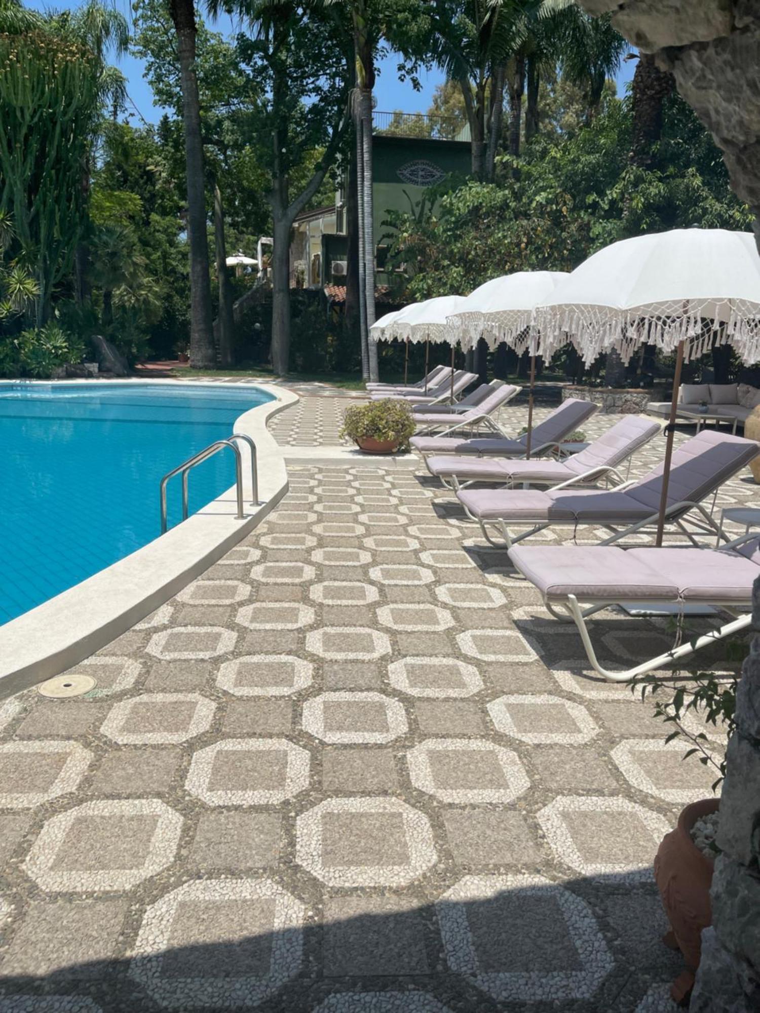 B&B La Villa Giardini Naxos Exteriör bild